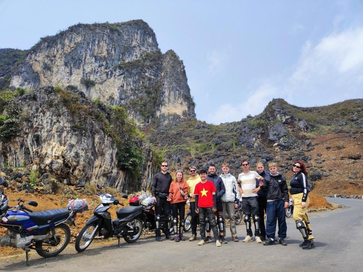 Bong Hostel And Motorbike Tour Ha Giang Exterior foto